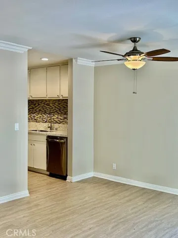 22135 Burbank Boulevard 2, Woodland Hills, California 91367