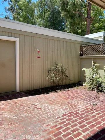 22135 Burbank Boulevard 2, Woodland Hills, California 91367