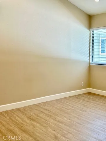 22135 Burbank Boulevard 2, Woodland Hills, California 91367