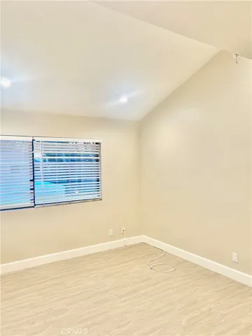 22135 Burbank Boulevard 2, Woodland Hills, California 91367