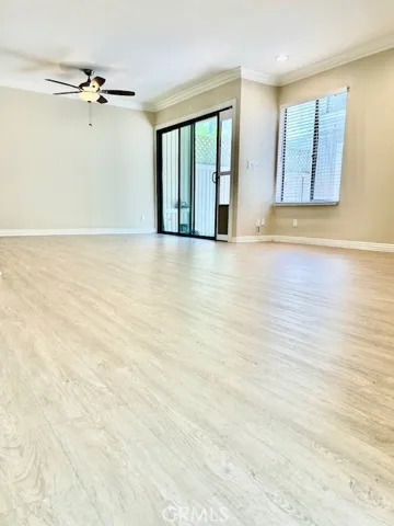 22135 Burbank Boulevard 2, Woodland Hills, California 91367