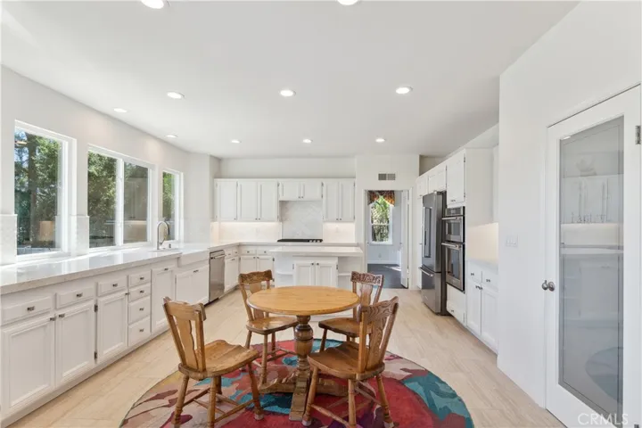 2660 Grandoaks Drive, Westlake Village, California 91361