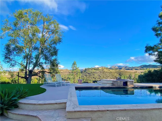 2660 Grandoaks Drive, Westlake Village, California 91361