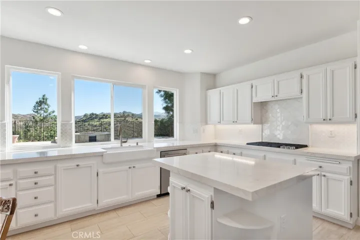 2660 Grandoaks Drive, Westlake Village, California 91361