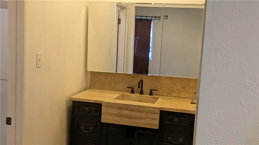 5127 Lindley Avenue, Tarzana, California 91356