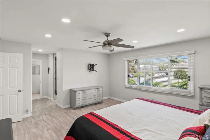 Can Lights, Ceiling Fan, Laminate wood type flooring