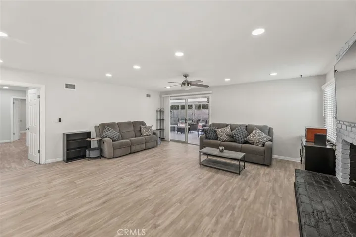 Can lighting and new laminate wood type flooring