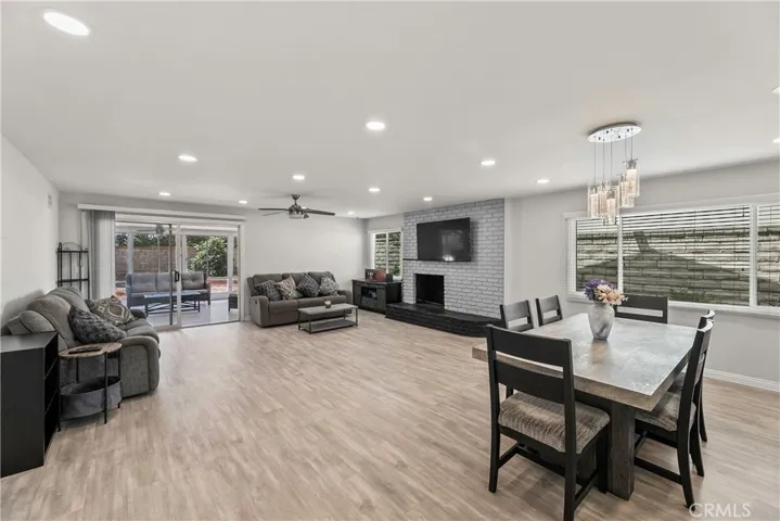 Bright & light livingroom