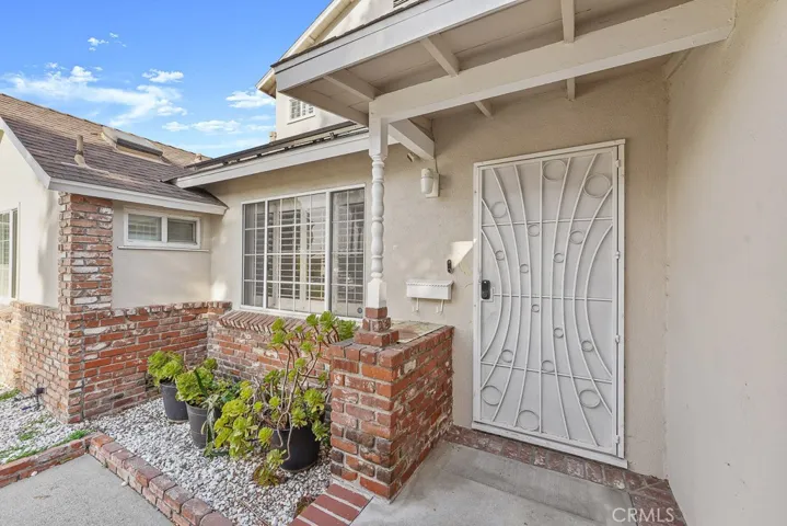 10530 Lesterford Avenue, Downey, California 90241