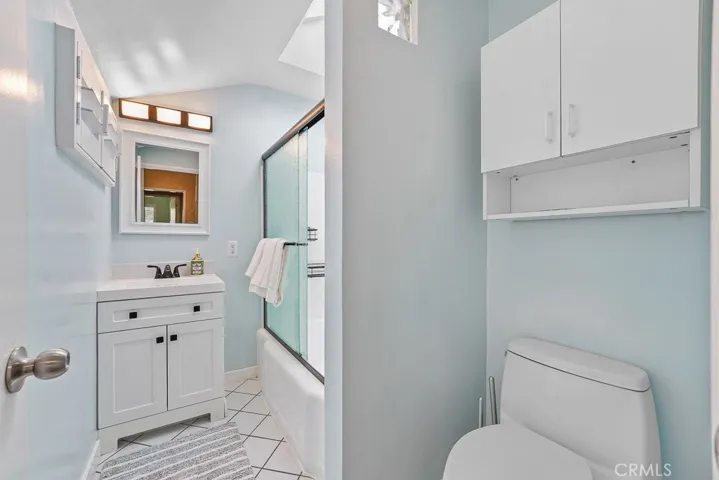 10530 Lesterford Avenue, Downey, California 90241