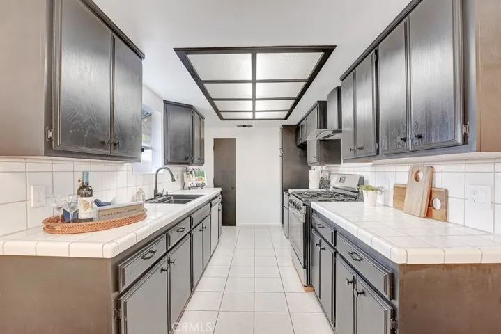 10530 Lesterford Avenue, Downey, California 90241