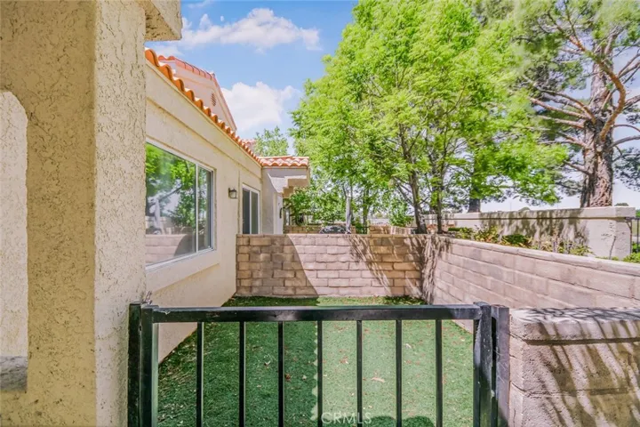 43481 30th Street W 3, Lancaster, California 93536