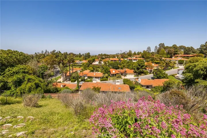 2035 Via Visalia, Palos Verdes Estates, California 90274