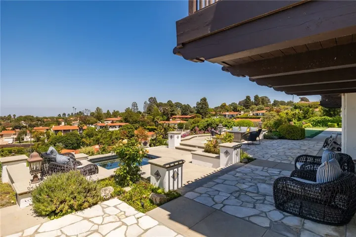 2035 Via Visalia, Palos Verdes Estates, California 90274