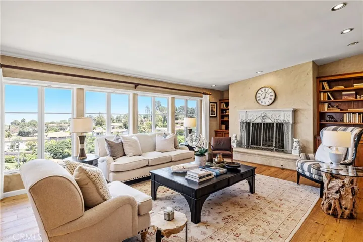 2035 Via Visalia, Palos Verdes Estates, California 90274