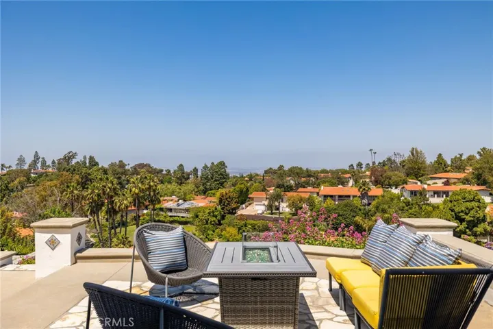 2035 Via Visalia, Palos Verdes Estates, California 90274