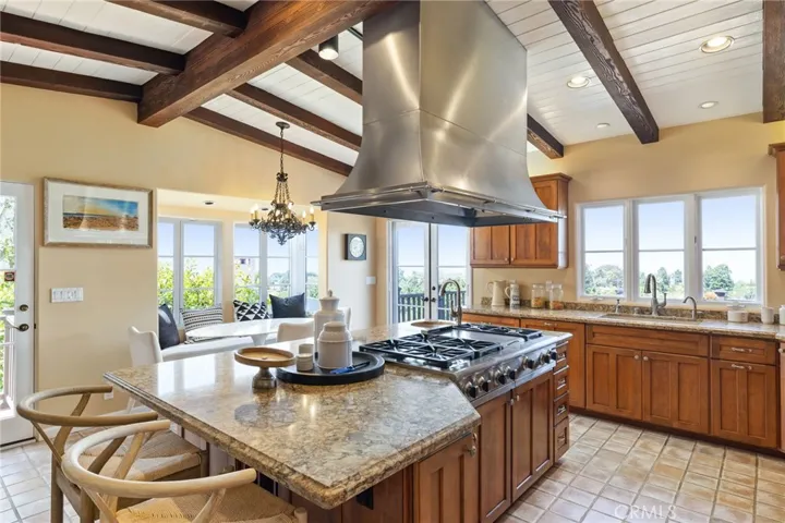 2035 Via Visalia, Palos Verdes Estates, California 90274
