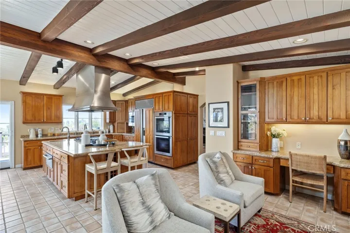 2035 Via Visalia, Palos Verdes Estates, California 90274
