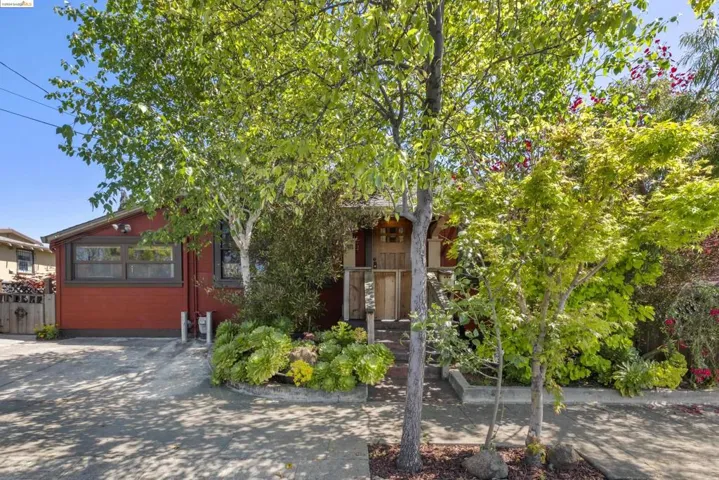 1001 Yerba Buena Ave, Oakland, California 94608
