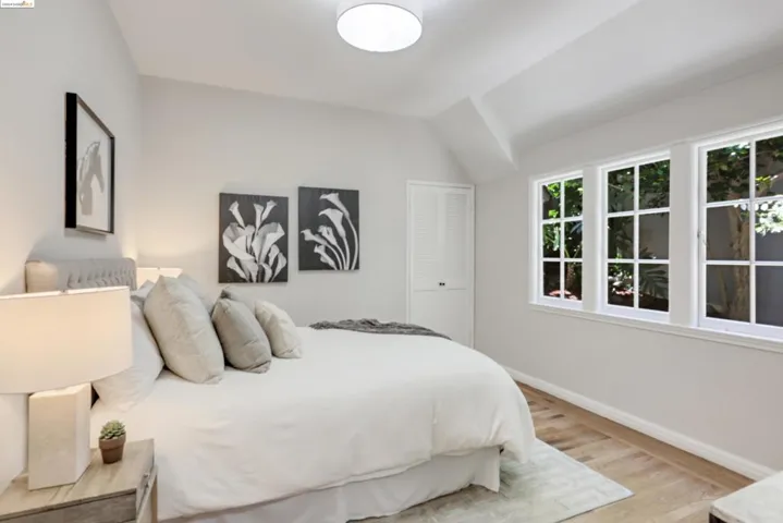 1859 Trestle Glen, Piedmont, California 94610