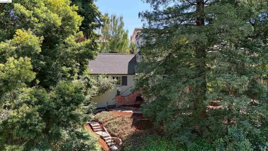 1859 Trestle Glen, Piedmont, California 94610