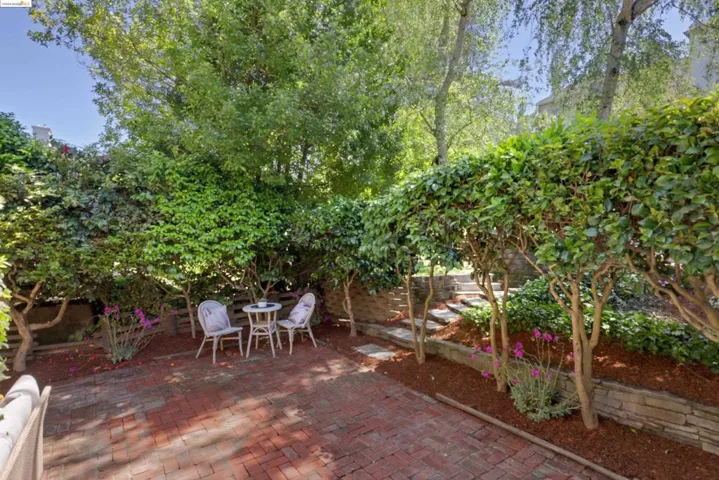 1859 Trestle Glen, Piedmont, California 94610