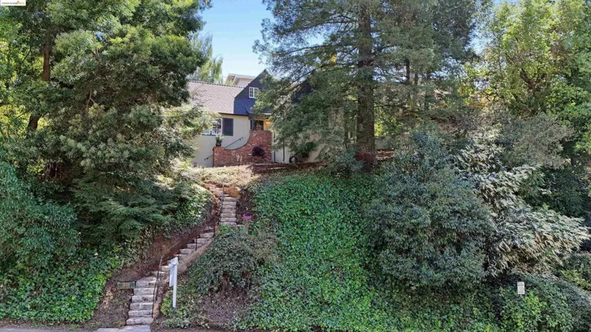 1859 Trestle Glen, Piedmont, California 94610