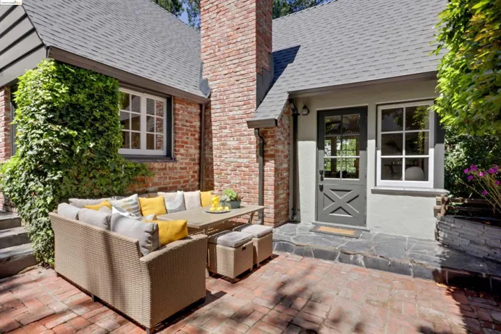 1859 Trestle Glen, Piedmont, California 94610