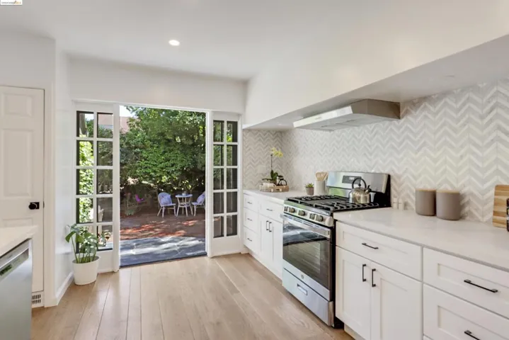 1859 Trestle Glen, Piedmont, California 94610