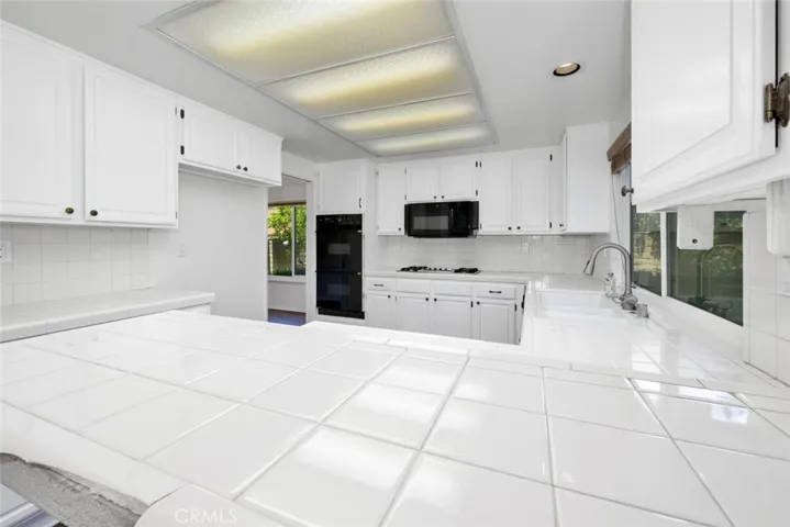 1123 N Heavenly Valley Circle, Walnut, California 91789