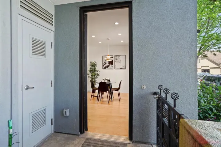 800 High Street 106, Palo Alto, California 94301