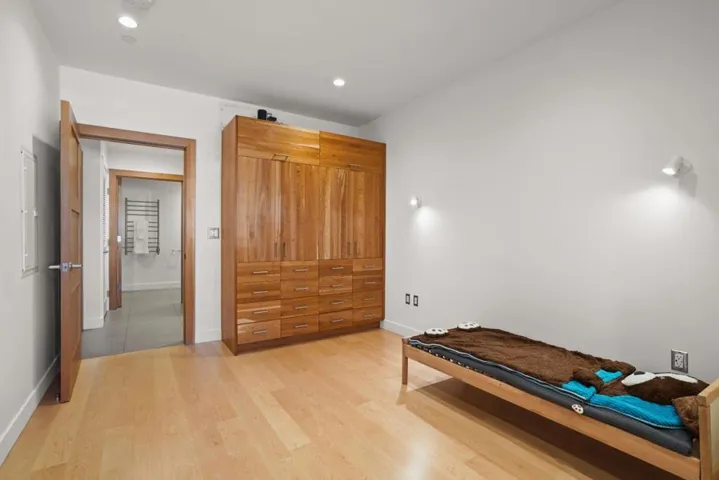 800 High Street 106, Palo Alto, California 94301