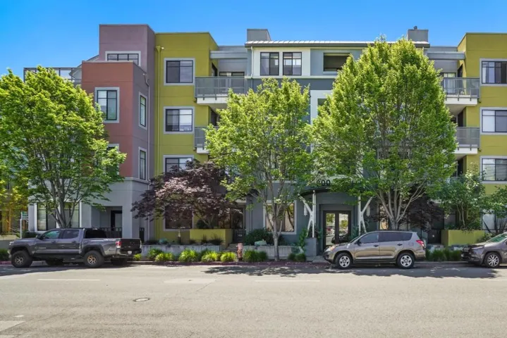 800 High Street 106, Palo Alto, California 94301