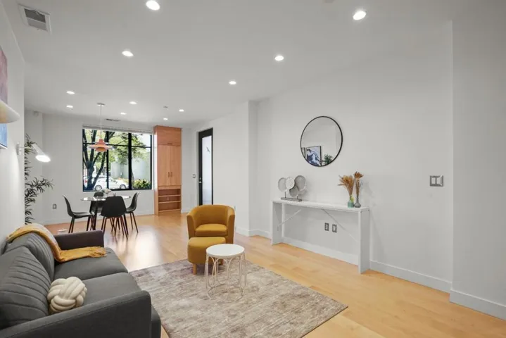 800 High Street 106, Palo Alto, California 94301