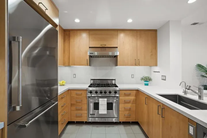 800 High Street 106, Palo Alto, California 94301