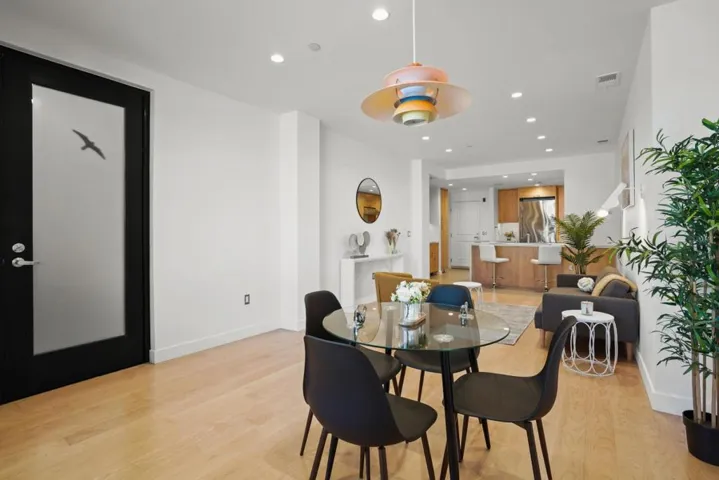 800 High Street 106, Palo Alto, California 94301