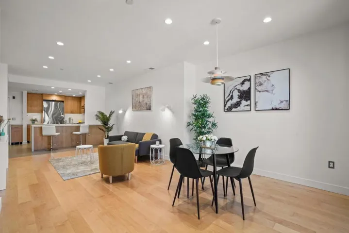 800 High Street 106, Palo Alto, California 94301