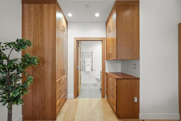 800 High Street 106, Palo Alto, California 94301