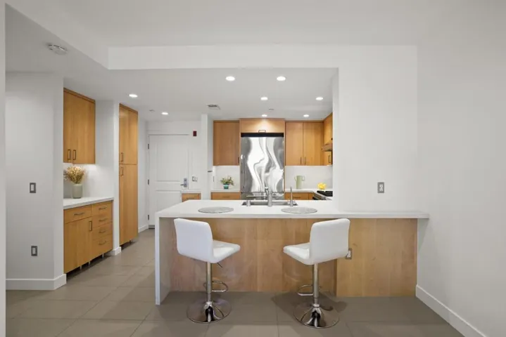 800 High Street 106, Palo Alto, California 94301