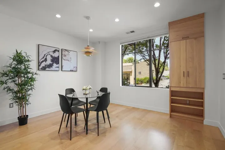 800 High Street 106, Palo Alto, California 94301