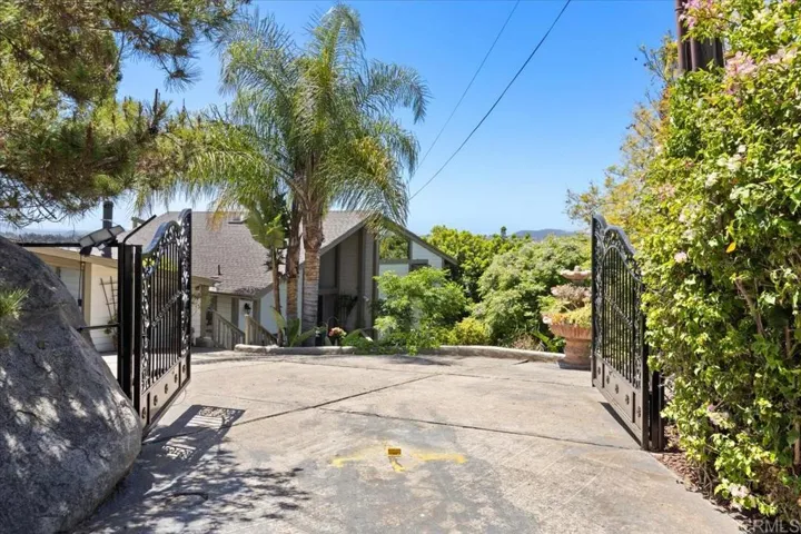 831 S Broadway, Escondido, California 92025