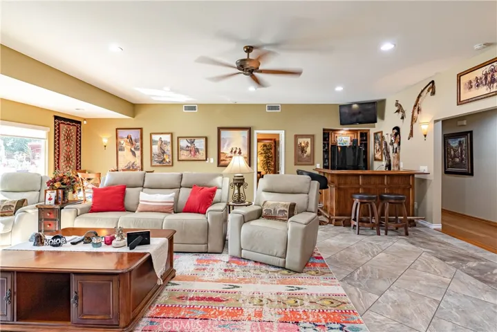 2205 N Palm Way, Upland, California 91784