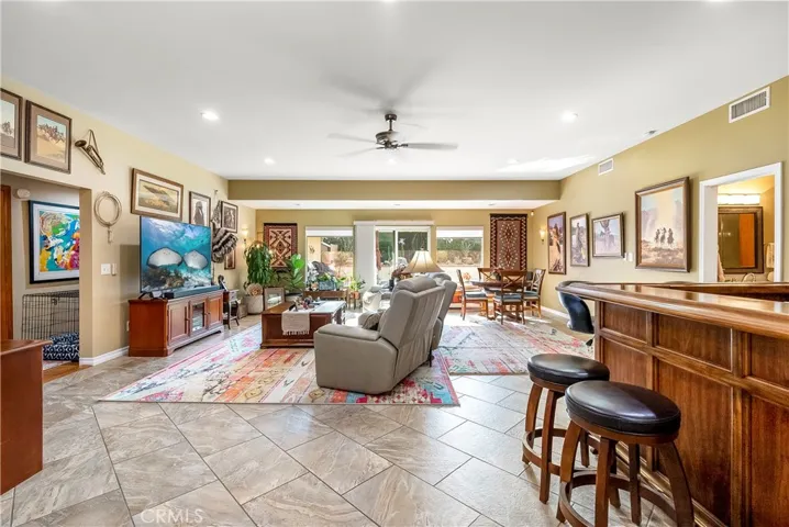 2205 N Palm Way, Upland, California 91784