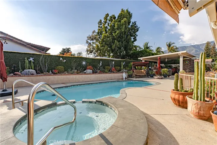 2205 N Palm Way, Upland, California 91784