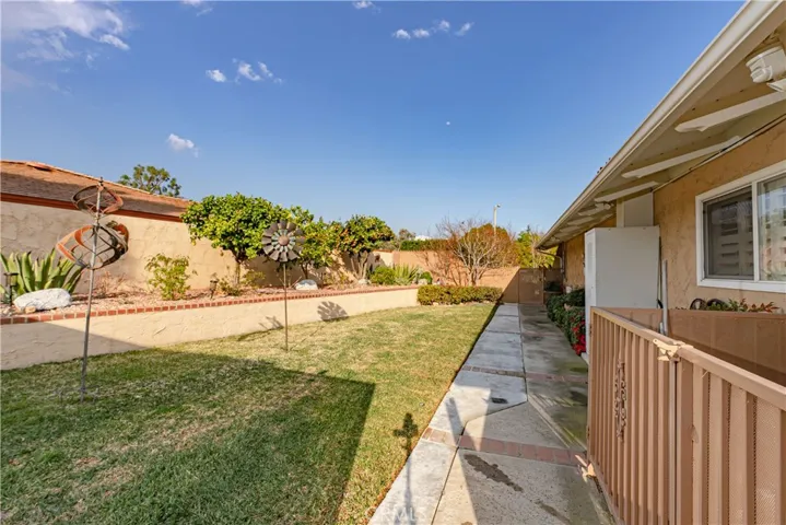 2205 N Palm Way, Upland, California 91784
