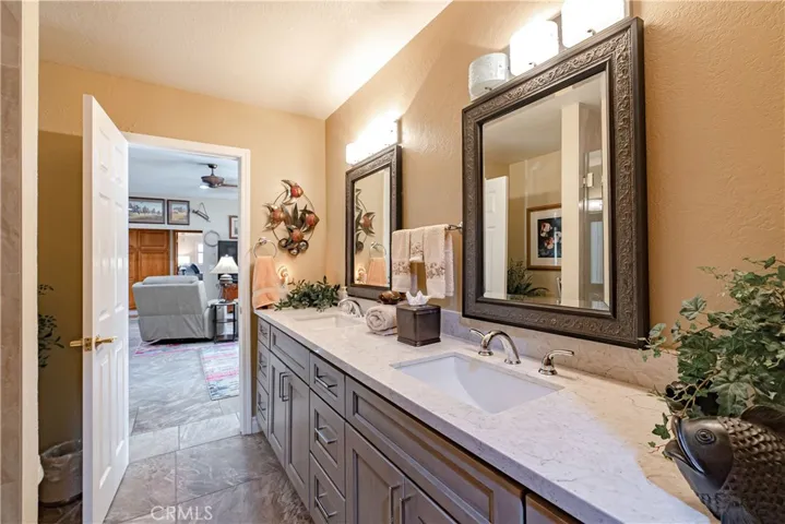 2205 N Palm Way, Upland, California 91784
