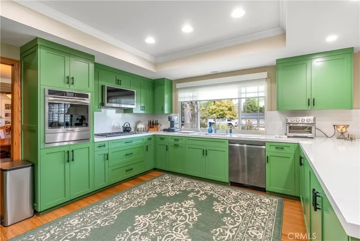 2205 N Palm Way, Upland, California 91784