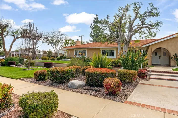 2205 N Palm Way, Upland, California 91784