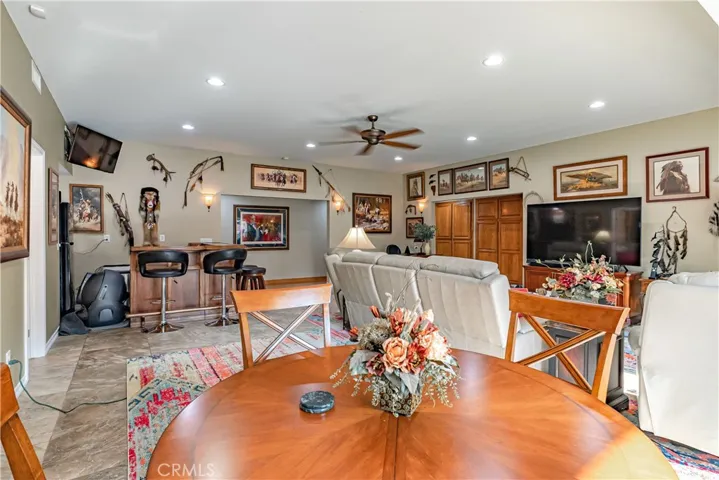 2205 N Palm Way, Upland, California 91784