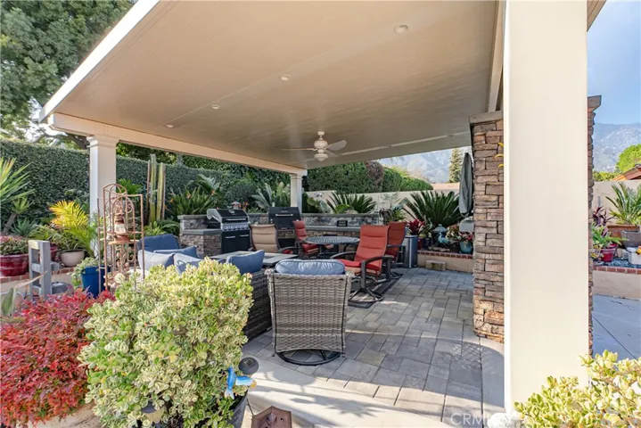 2205 N Palm Way, Upland, California 91784